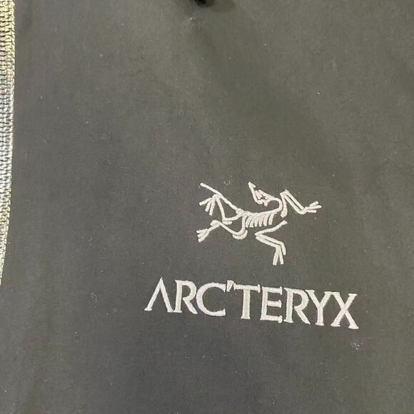 Arc'teryx beta lt black Jacket XL used - Picture 10 of 10